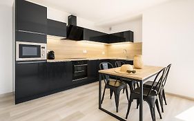 COSY Appartement confort de 50m2 à 150m de la Mer et du Centre ville, parking gratuit